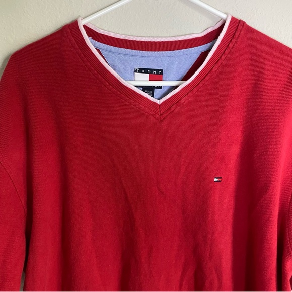 Men’s Tommy Hilfiger 100% Cotton Red V Neck Short Sleeve Shirt - Picture 6 of 8